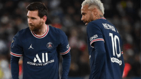 جماهير باريس سان جيرمان تهاجم نيمار وتطالب بطرد ميسى