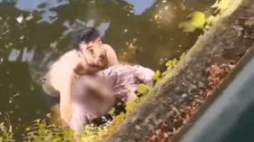 بالفيديو.. حراڤ جزائري يصنع  الحدث في بلجيكا بإنقاذه امرأة من الغرق!