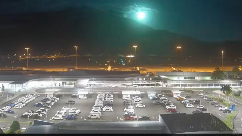 بعد الجزائر.. كرة نارية مضيئة في سماء أستراليا (فيديو)