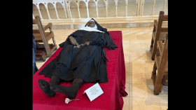 بالفيديو: جدل بشأن جثمان راهبة لم يتحلل منذ 2019.. ما تفسير العلم؟