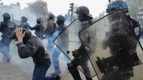 1er-mai: 540 interpellations et 406 policiers et gendarmes blessés en France