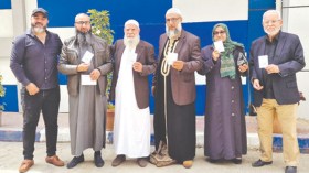 رئيس الجمهورية يكفكف دموع المقصين خطأً بالبليدة ويمنحهم جوازات حجّ