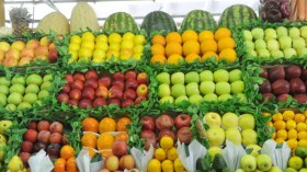 أسعار”خيالية” للفواكه.. غلاء قياسي يضرب الأسواق