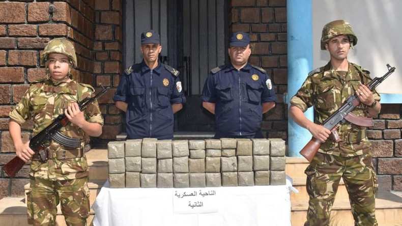 حجز 6 قناطير من الكيف قادمة من المغرب وتوقيف 83 تاجر مخدرات