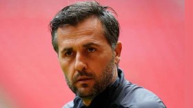 بوميل يشهر إسلامه في الجزائر على طريقة براتشي وأندريا والبقية