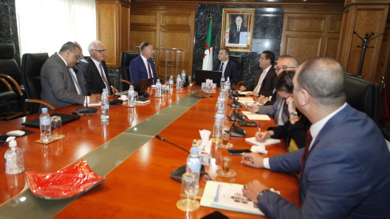 شركة نرويجية لإنجاز محطات تحلية مياه البحر العائمة في الجزائر (صور)