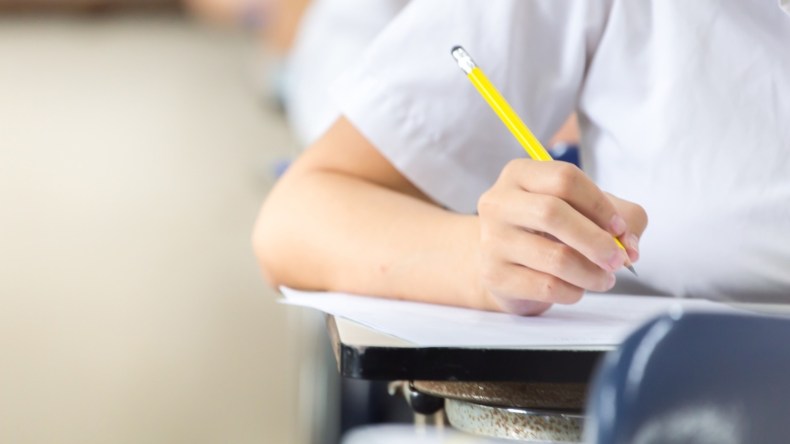 التستوفوبيا رهاب يقتل التلاميذ ويدفعهم إلى الجنون أو الانتحار