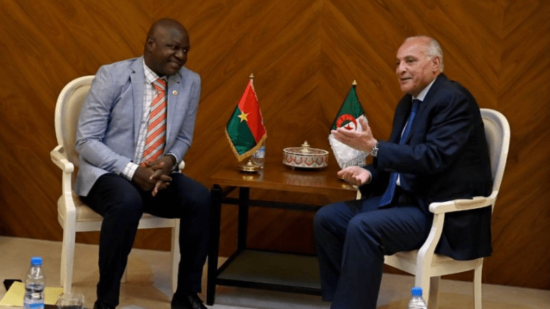 رسالة خطية إلى الرئيس تبون من الرئيس الانتقالي لبوركينافاسو