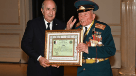 الرئيس تبون يقلّد أندريا كولوفيتش بافينكو وسام الاستحقاق الوطني (فيديو)