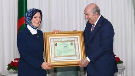 Tebboune décore l’ambassadrice de la Turquie (VIDEO)