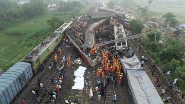 Inde: près de 300 morts et 850 blessés dans une collision ferroviaire (VIDEO)