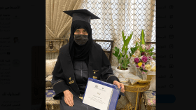 احتفاء عبر الشبكات بسعودية سبعينية تخرجت من الجامعة بامتياز 