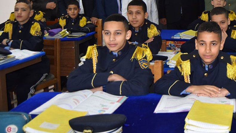 هؤلاء مؤهلون ليصبحوا “ضباط المستقبل” في الجزائر