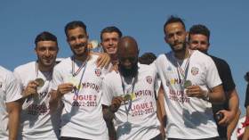 كأس فخرية و3 ملايير سنتيم لِنجم بن عكنون