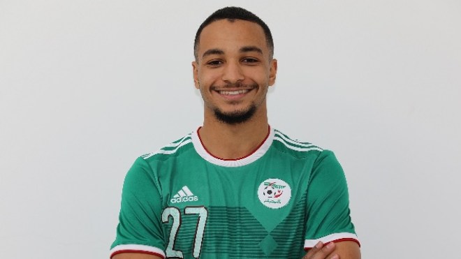 لاعب مُغترب يُمارس ضغطا على “الفاف” أقرب إلى الابتزاز