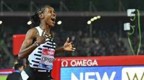 Une athlète kényane bat le record du monde du 1500 m