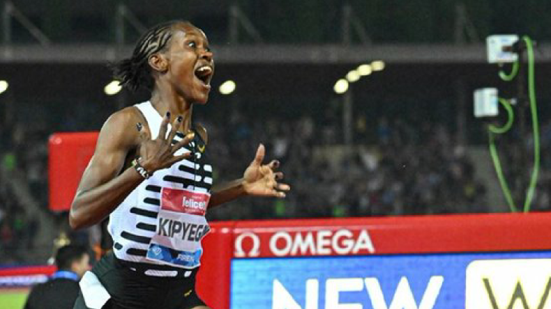Une athlète kényane bat le record du monde du 1500 m