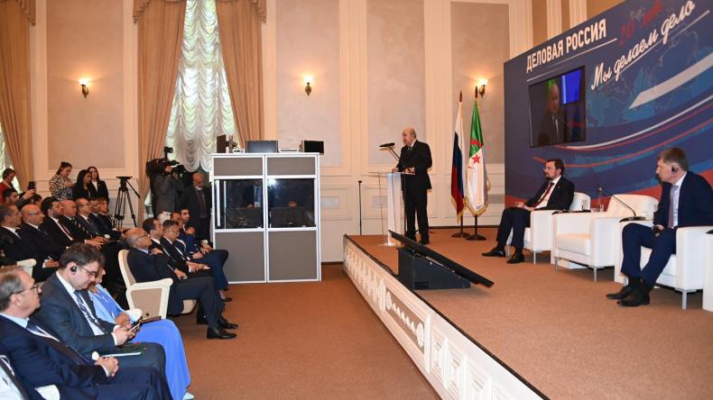 الرئيس تبون: رجال الأعمال الروس أمام فرصة حقيقة لاكتشاف إمكانيات الجزائر