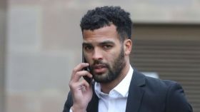 لاعب دولي إنجليزي سابق شرّدته الخمر والملاهي