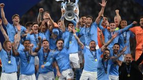 محرز يُتوّج بِكأس رابطة أبطال أوروبا ويُحقّق إنجازا عربيا وإفريقيا