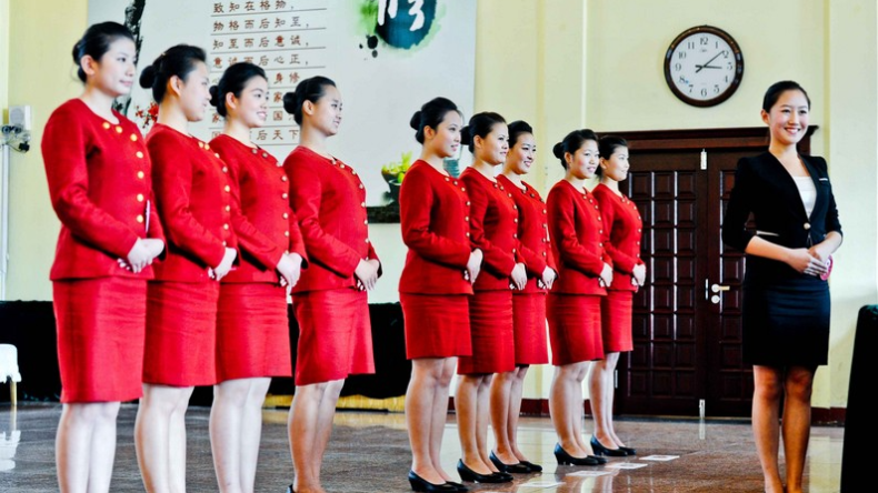 شركة طيران تفرض شرطا غريبا على المضيفات وضجة عبر الشبكات!