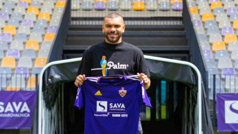 سوداني يعود إلى أحضان الكرة “اليوغسلافية”