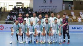 المنتخب الجزائري يبحث عن أول فوز في كأس العرب داخل القاعة