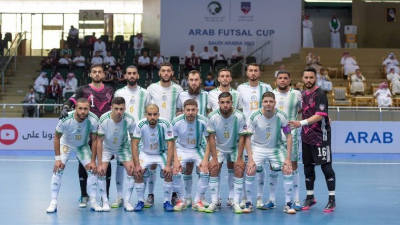 المنتخب الجزائري يبحث عن أول فوز في كأس العرب داخل القاعة