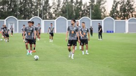 بلماضي يعوّد لاعبيه على أجواء دوالا ويركز على هذا اللاعب في التدريبات