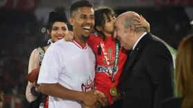 الكأس بين قبلة تبون وغضب بومدين وذكريات الشاذلي وبوضياف والبقية