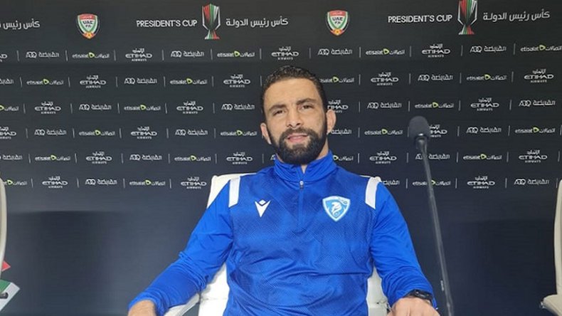 مصفوت الإماراتي يجدد عقد مدربه الجزائري فؤاد بومضل