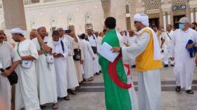 الإمام في بعثة الحجّ.. مرشدٌ دينيّ أم واقٍ من الصَّدمات؟