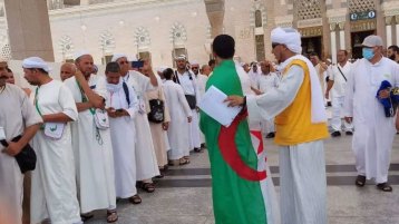 الإمام في بعثة الحجّ.. مرشدٌ دينيّ أم واقٍ من الصَّدمات؟