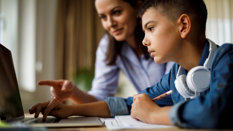 اتصالات الجزائر تطلق برنامج حماية الأطفال من مخاطر الأنترنت