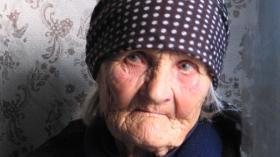 أصرت على أنها والدة بوتين.. هذه قصة العجوز الغامضة التي أنطقت الكرملين!