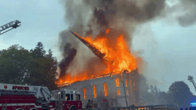 ما حقيقة الصاعقة التي ضربت كنيسة بأمريكا بعد احتفالها بزواج مثليين!