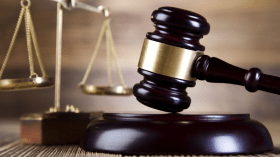 الحكم على أمريكية بالسجن قامت بتصرف غريب ضد طفليها