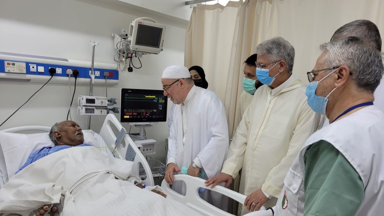 بالصور.. بلمهدي يزور الحجاج الجزائريين المرضى بمستشفى الحرم