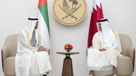 قطر والإمارات تعلنان إعادة التمثيل الدبلوماسي