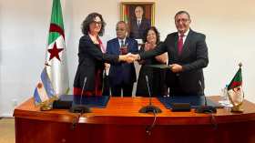 توقيع مذكرة تفاهم بين الجزائر والأرجنتين في المجال الصيدلاني