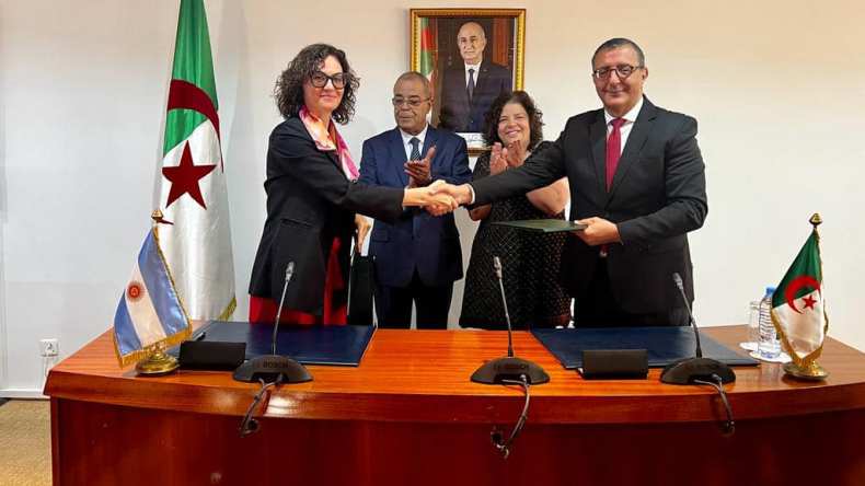 توقيع مذكرة تفاهم بين الجزائر والأرجنتين في المجال الصيدلاني