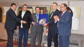 الاتحاد العربي للثقافة الرياضية يكرم رئيس الجمهورية