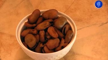 غرداية: تحضير طبق “الفول” وتوزيعه على الجيران .. عادة للاحتفال بعاشوراء