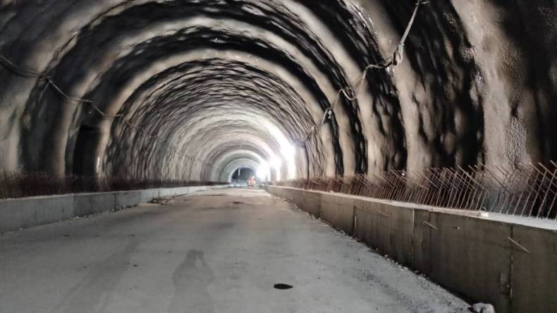 استئناف أشغال منفذ الطريق السيار بين العلمة وميناء جن جن