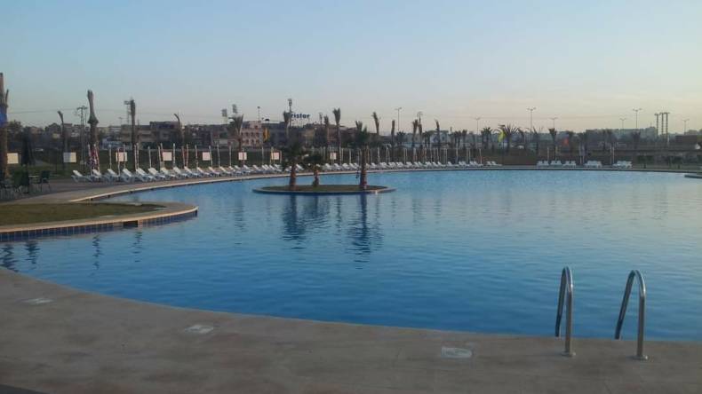 مسابح على الهواء الطلق في متنزه الصابلات (صور)