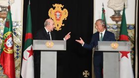 الرئيس تبون يتحادث هاتفيا مع الرئيس البرتغالي