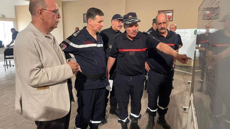 المدير العام للحماية المدنية في بجاية للإشراف على عمليات إخماد الحرائق