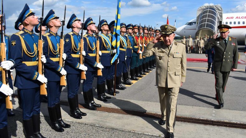 الفريق أول السعيد شنقريحة في روسيا (صور)