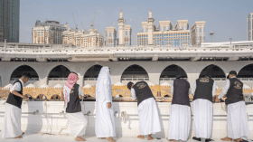 رئاسة شؤون الحرمين تعلن موعد تبديل كسوة الكعبة (فيديو)