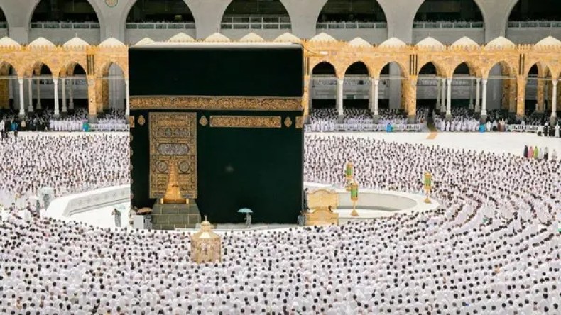 بدون أي تطبيق.. طريقة عملية لتحديد اتجاه القبلة “بدقّة عالية”